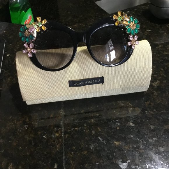 Dolce & Gabbana Runway sunglasses New - Picture 2 of 6